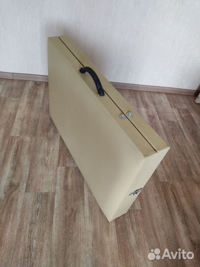 Продам кушетку