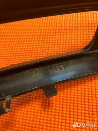 Накладка противотуманной фары передняя правая Land