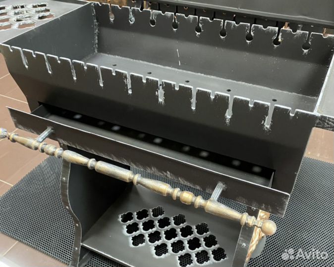 Мангал с крышкой