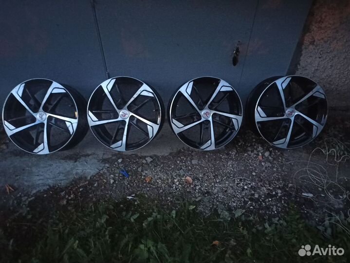 Диски X'trike RST Corolla R037 7,0\R17 5*114,3 ET4