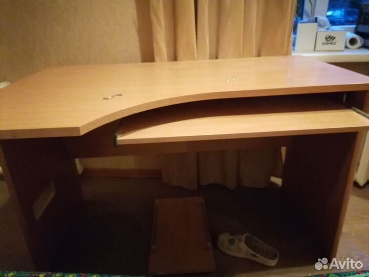 Компьютерный стол