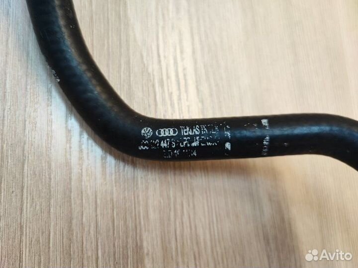 Патрубок радиатора Skoda Rapid