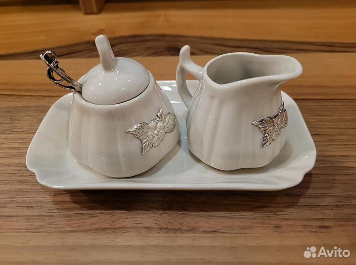 242460 Комплект сахарница и сливочник