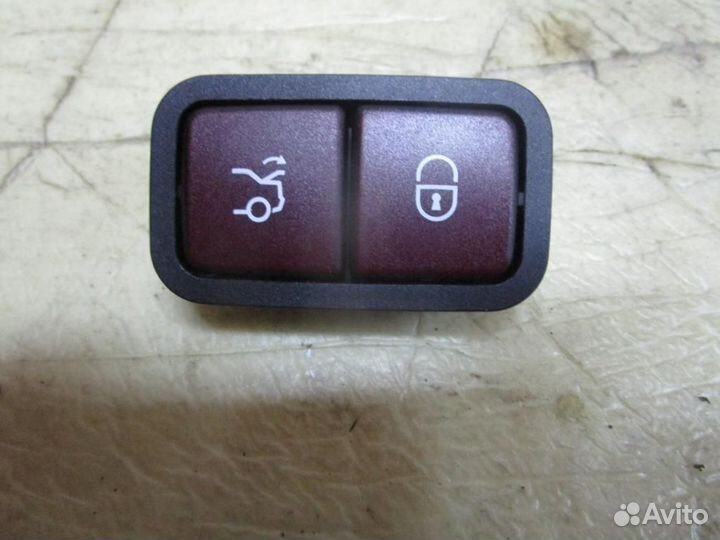 Кнопка закрытия багажника w257 CLS-class 256.93