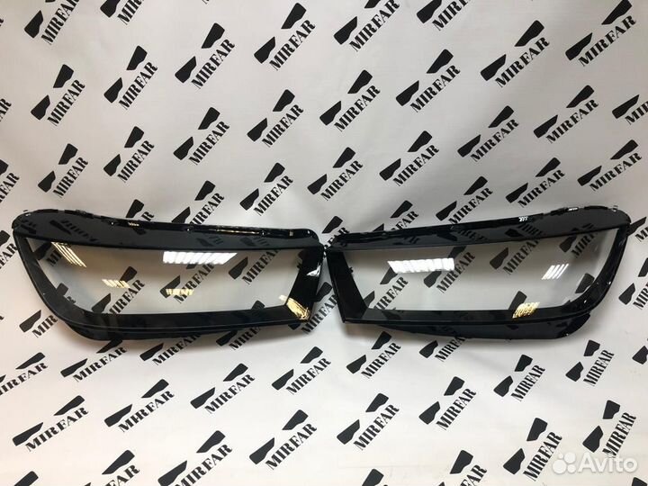 Правое стекло фары Audi Q5 2 2017-2020