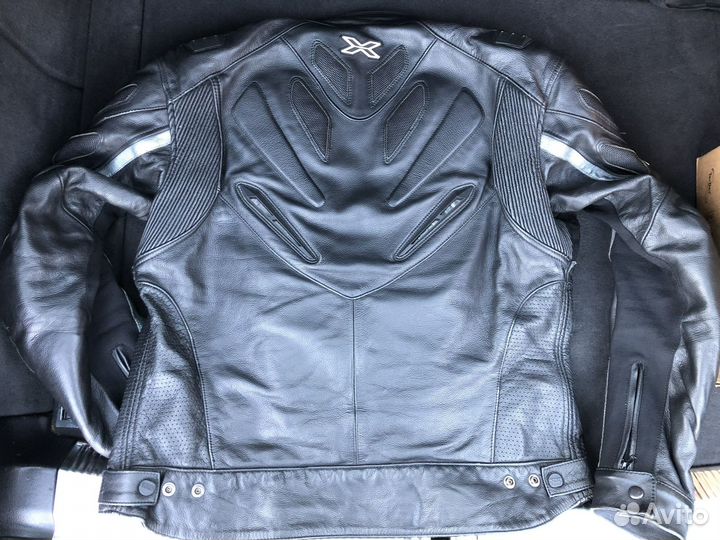 Мотокуртка кожаная мужская IXS 56 размера