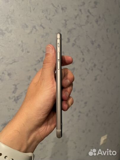 Телефон iPhone 6s