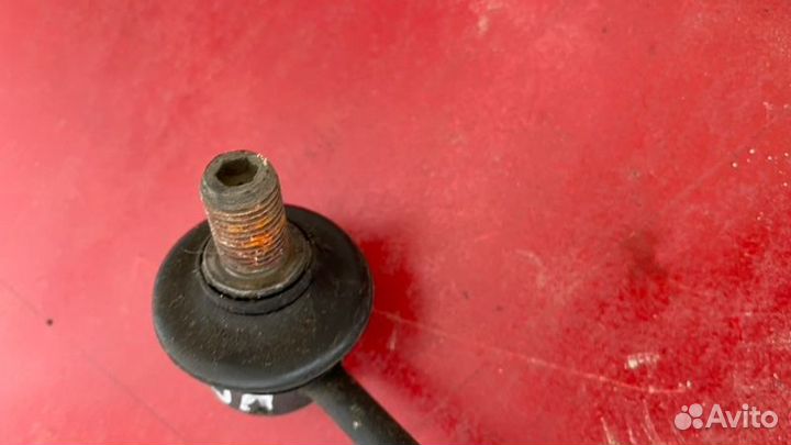 Стойки стабилизатора комплект передние Toyota