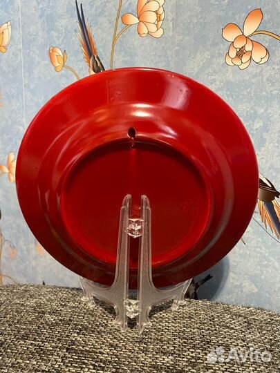 Сувенирная тарелка на подставке