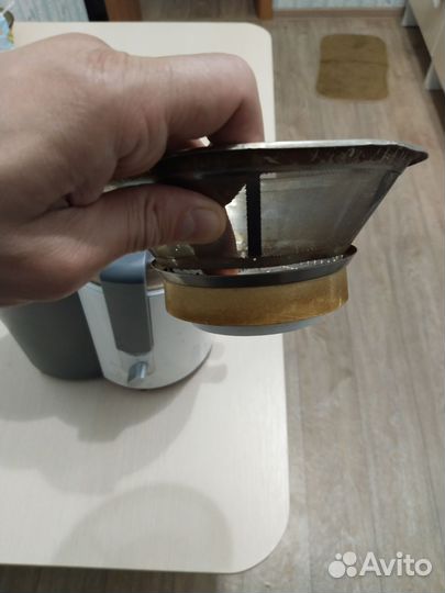 Соковыжималка центробежная