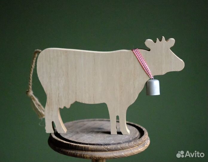 Деревянная корова интерьерная. Новая