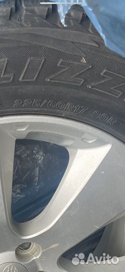 Bridgestone Blizzak DM-V1 225/60 R17