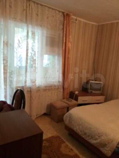 Комната 12 м² в > 9-к., 1/2 эт.