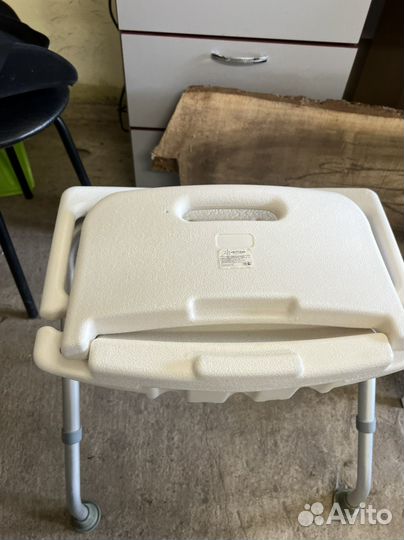 Стульчик для купания в ванной для взрослых