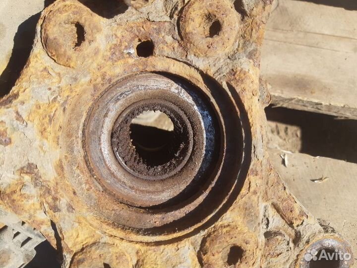 Кулак поворотный передний правый Skoda Yeti