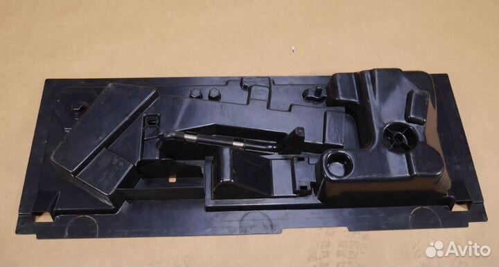 Площадка под домкрат BMW E34 универсал