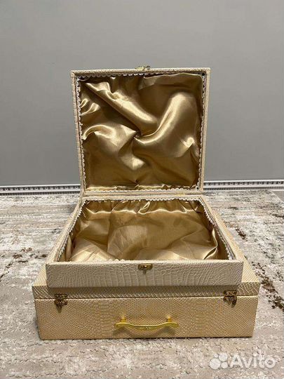 Коробка подарочная