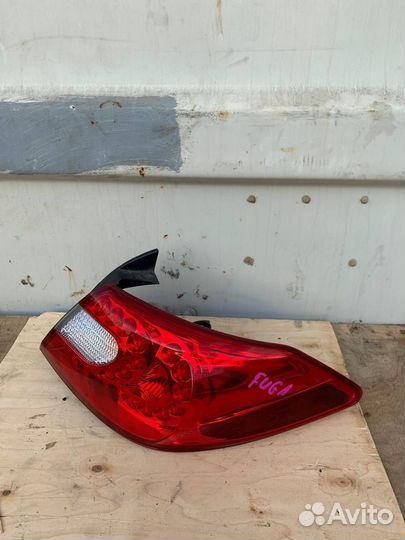 Фонарь задний правый Infiniti M35 Nissan Fuga Y51