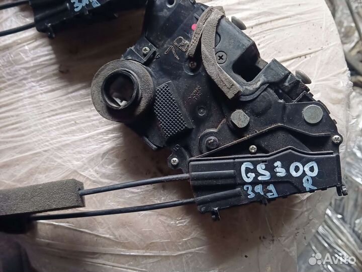Замок двери задний правый левый Lexus GS300 S190