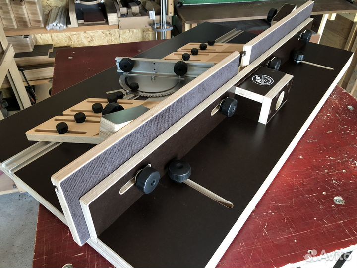 Деревообрабатывающий станок, стол