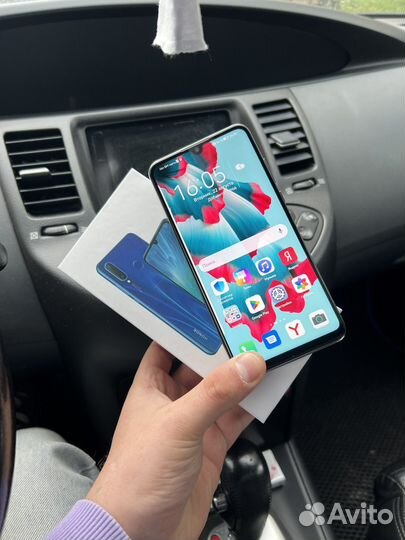 Honor 20 Lite 4/128 NFC