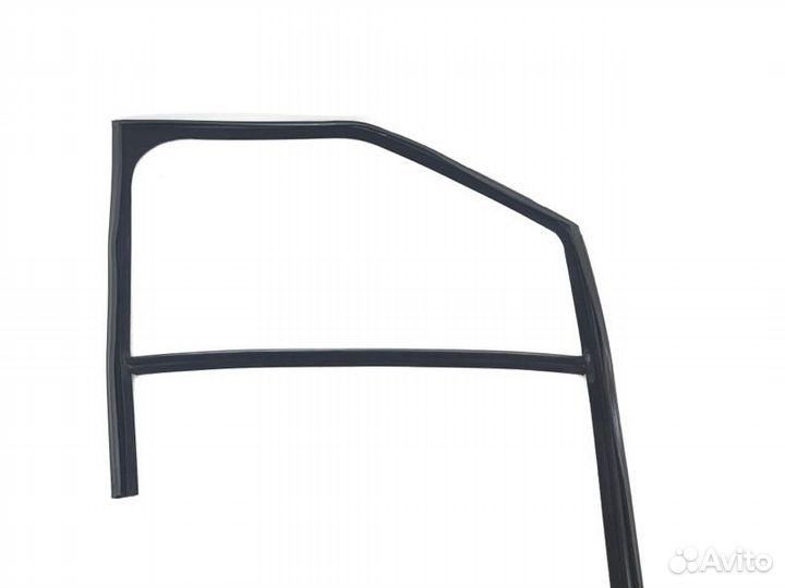 Уплотнитель двери передний правый Land Rover Range