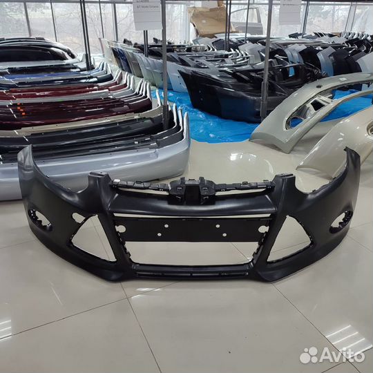 Бампер передний на Ford Focus 3 не крашеный