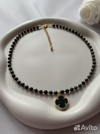 Колье чокер Van Cleef из натуральных камней яшма