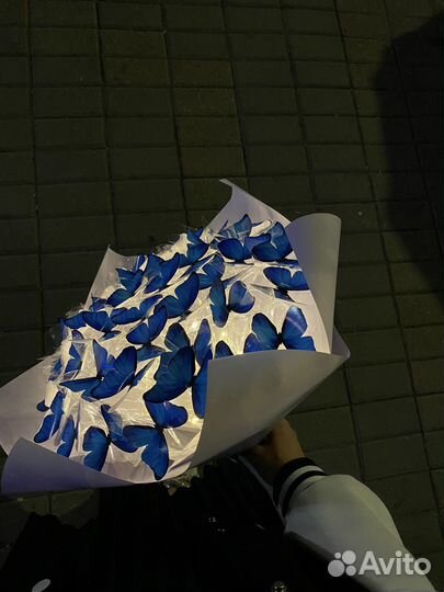 Букет бабочек светящихся