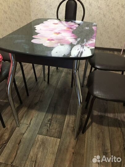 Кухонный стол