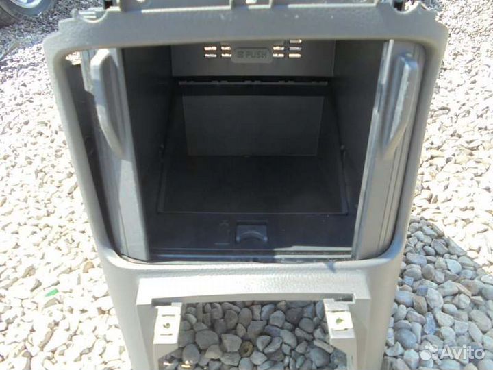 Бардачок Nissan Xtrail NT30 QR20DE 2003/6