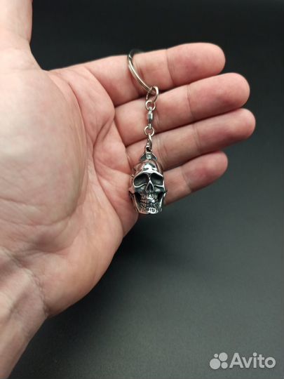 Брелок череп