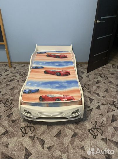 Детская кроватка Машинка