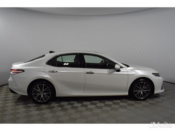 Toyota Camry 2.5 AT, 2022