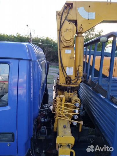 Бортовой грузовик BAW Fenix с КМУ Tadano, 2013