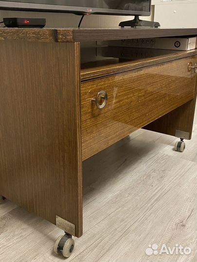 Тумба под телевизор