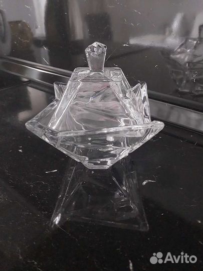 Ваза с крышкой. Толстое стекло. Новая