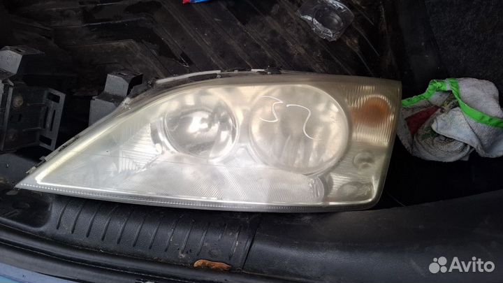 Фара на Ford Mondeo 3
