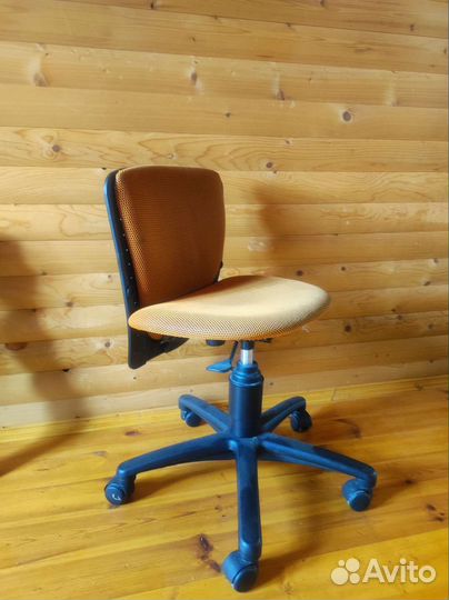 Компьютерное кресло