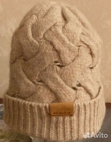 Шапка женская фирменная