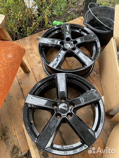 Продам литые диски 17 радиус