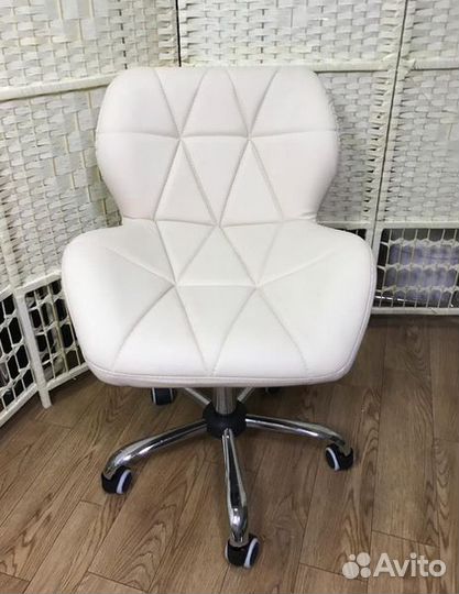 Стул в салон красоты премиум