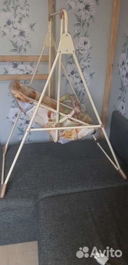 Детская качелька