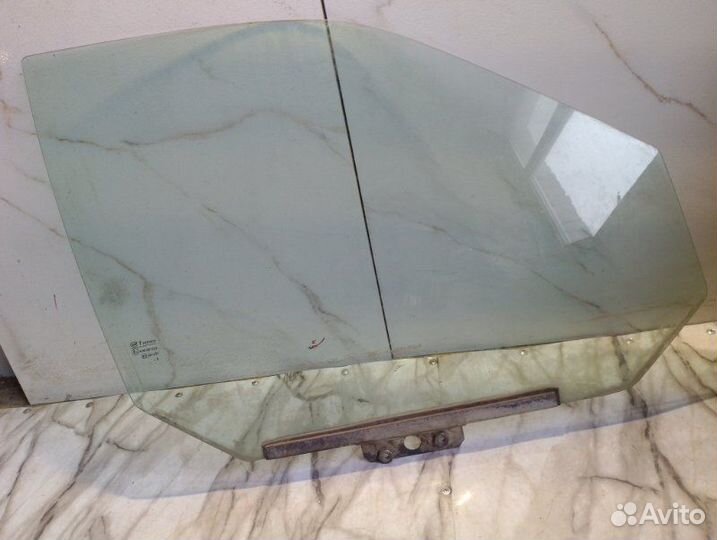 Стекло двери передней правой LADA Приора