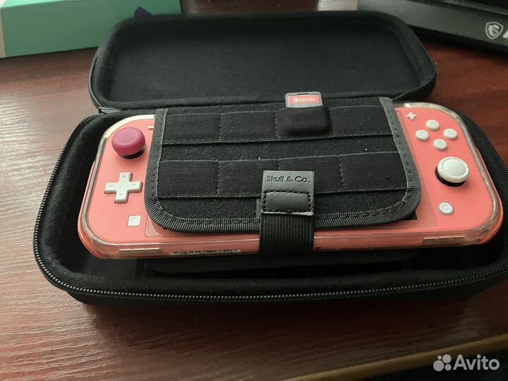 Nintendo Switch Lite с играми,чехол,защитное стекл