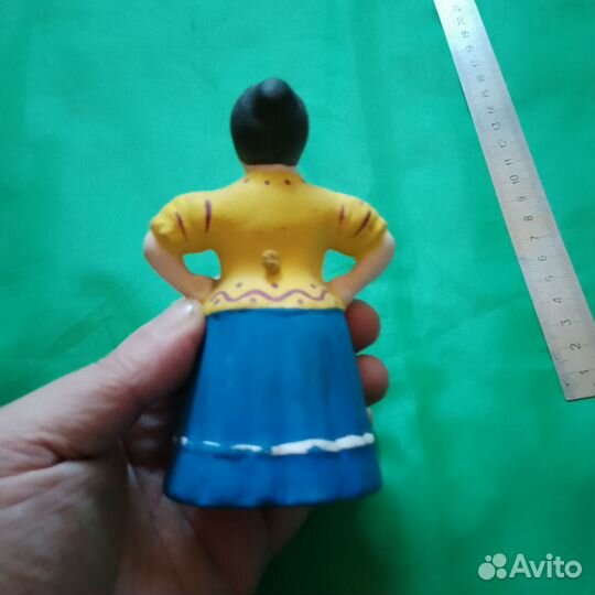Статуэтка девушка дымковская фигурка