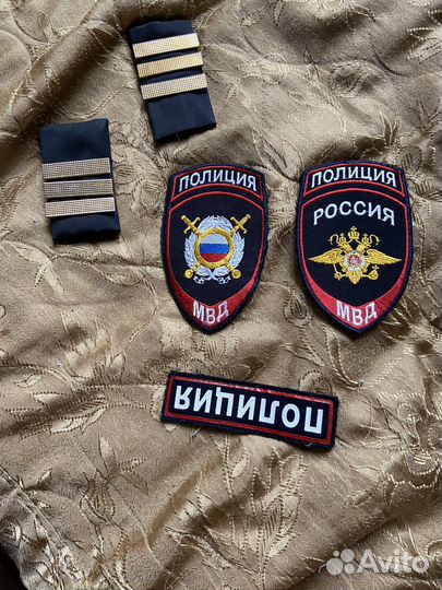 Галстук, шеврон, погоны