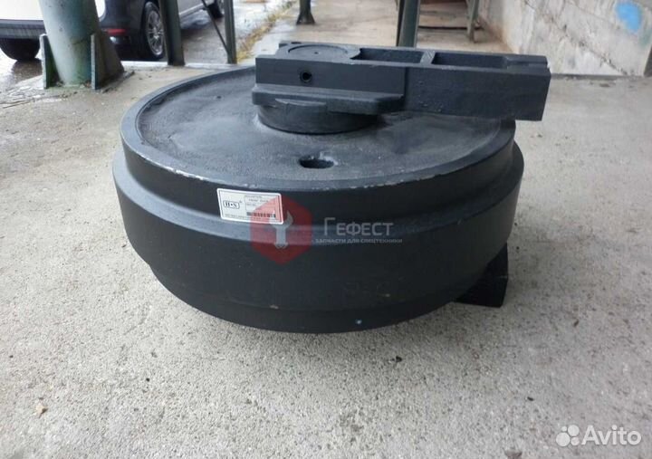 Колесо направляющее Hitachi EX135U 9273554