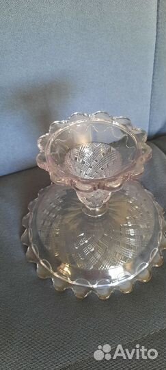 Ваза для фруктов на ножке