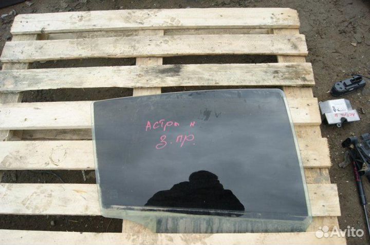 Стекло двери задней правой Opel Astra H Z16XEP